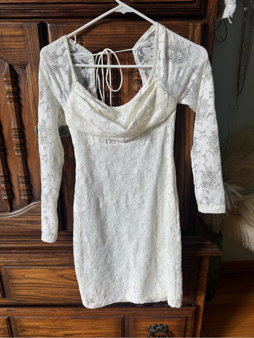 Selfie Leslie/ Saints and Secrets White Lace Long-Sleeve Floral Dress